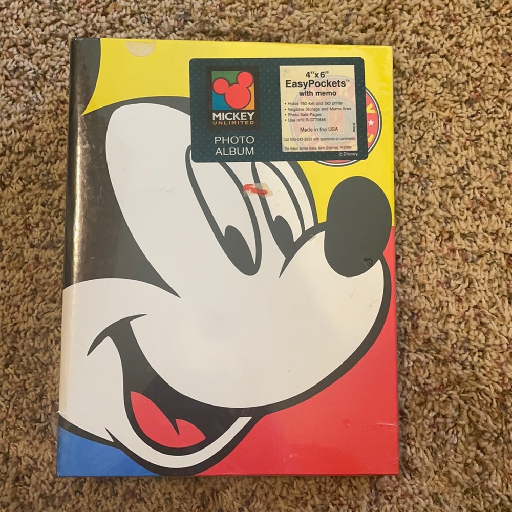 Mickey unlimited photo album holds 150 4x6 or 3x5 prints w/memo sleeve NEW
